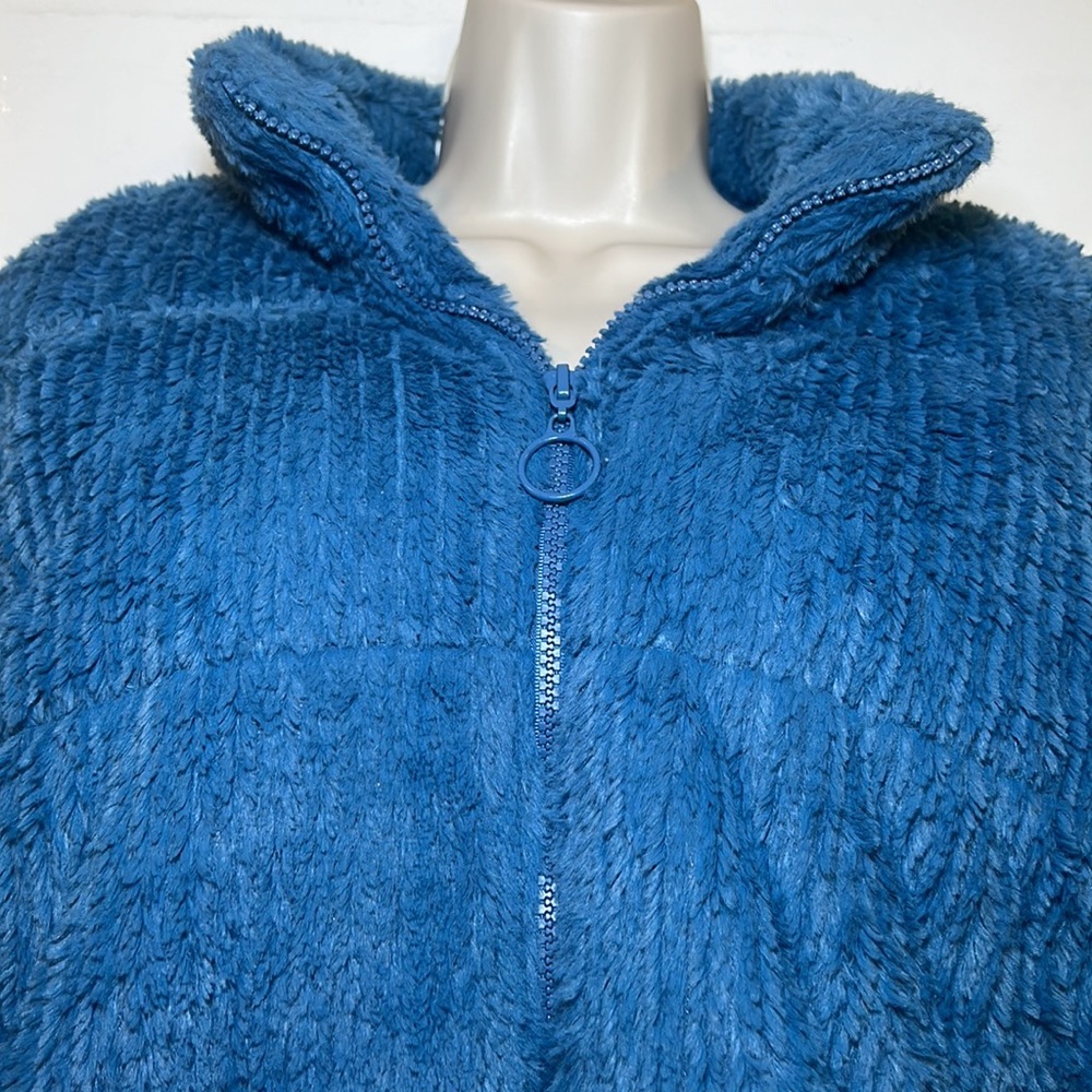 WILD FABLE Womens Blue Faux Fur Cropped Jacket - Picture 2 of 8